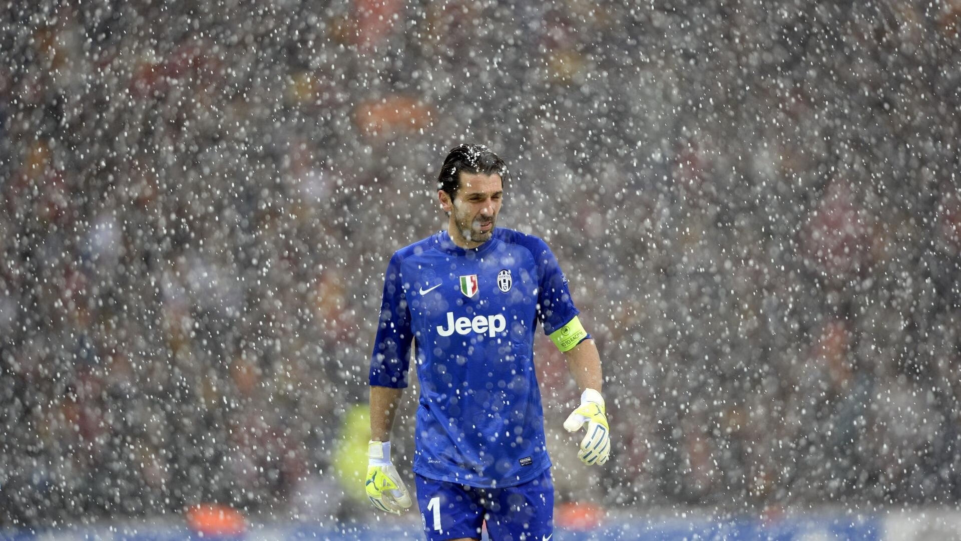 国际架高绳索比赛，高空勇士的极限挑战，高空绳索训练架